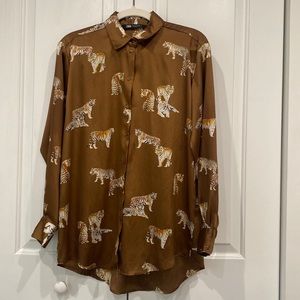 Satin Tiger shirt! In good condition OVER SIZE